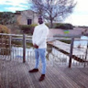 Meet your Posher, Yaovi